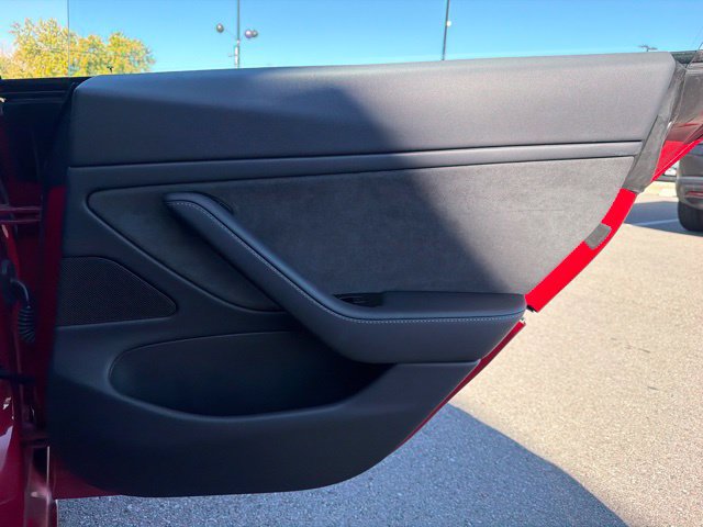 Used 2018 Tesla Model 3 Long Range RWD image 13