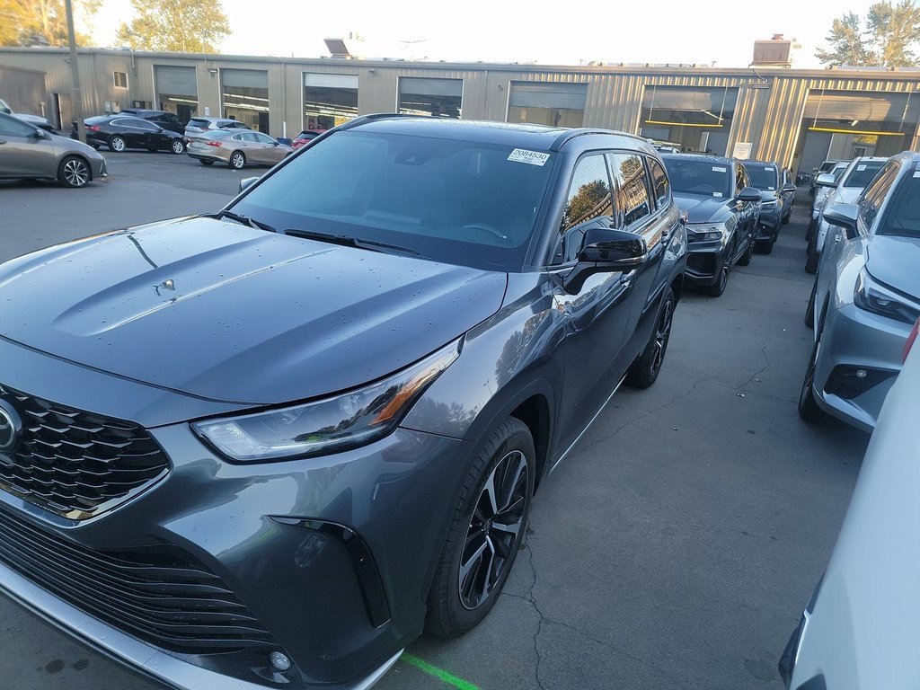 Used 2021 Toyota Highlander XSE