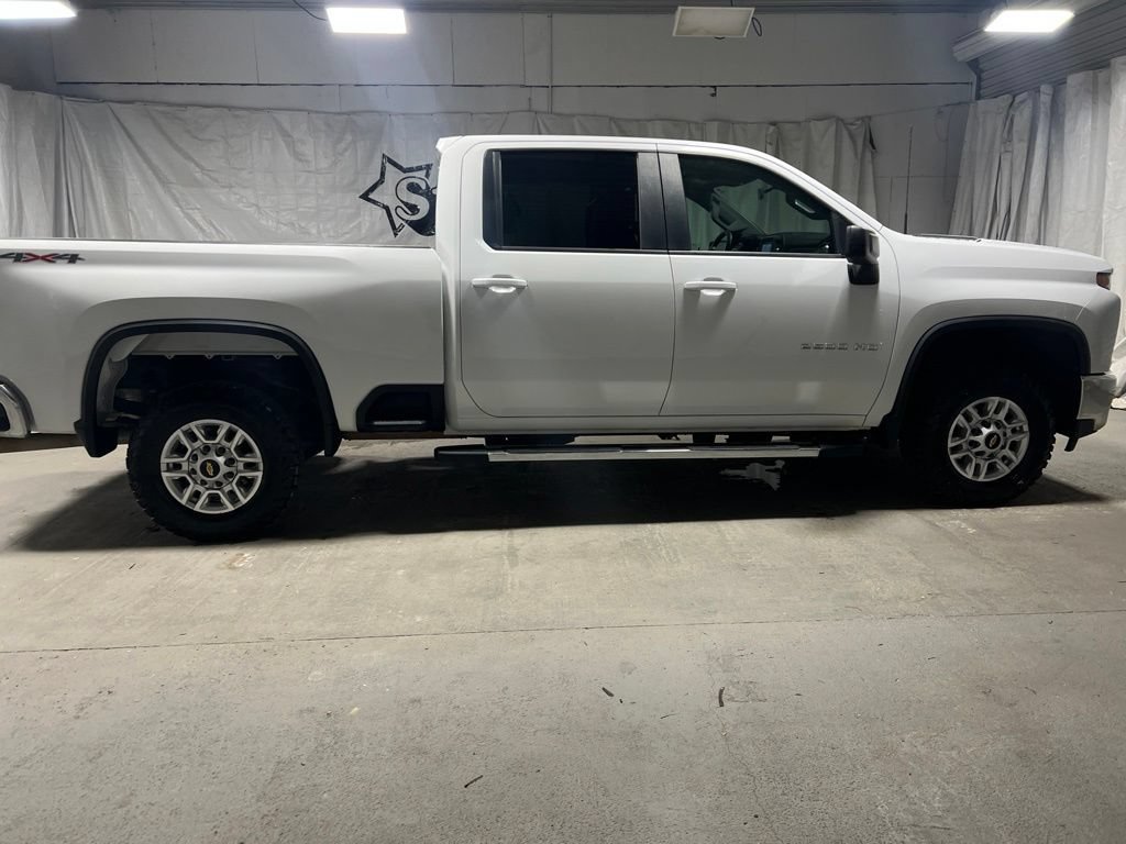 Used 2022 Chevrolet Silverado 2500 LT AWD/4WD image 8