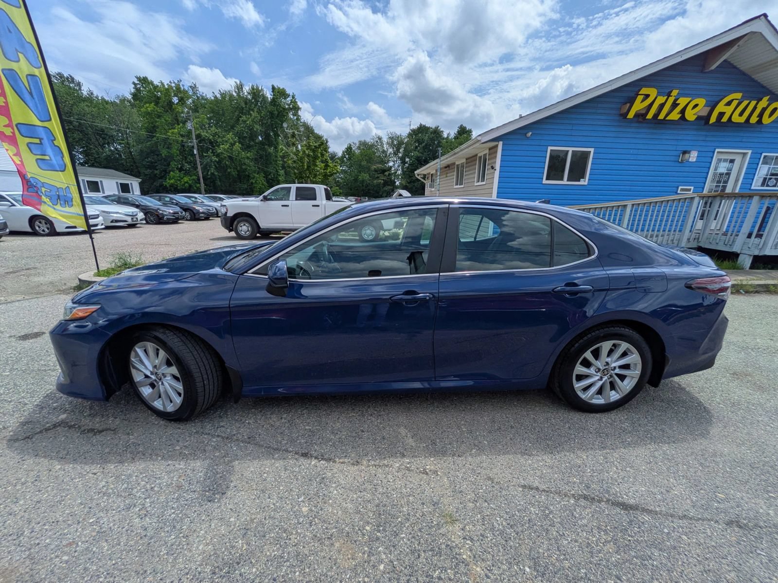 Used 2023 Toyota Camry LE FWD image 3