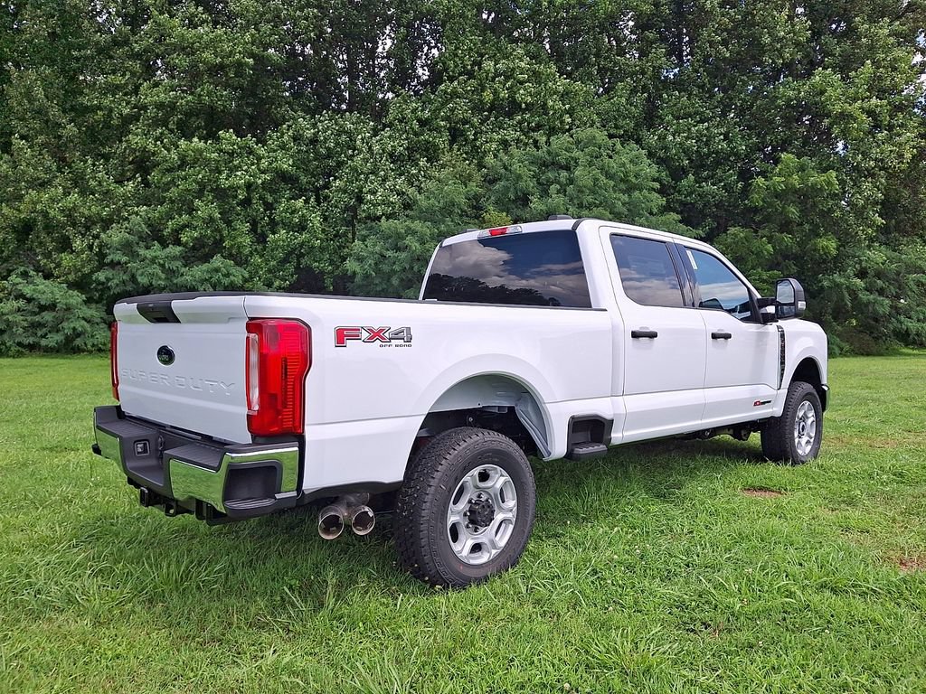 New 2026 Ford F350 XLT w/ FX4 Off-Road Package AWD/4WD image 4