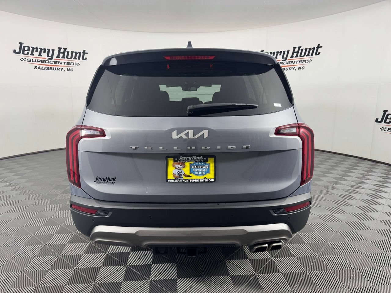 Used 2022 Kia Telluride EX w/ Towing Package FWD image 7