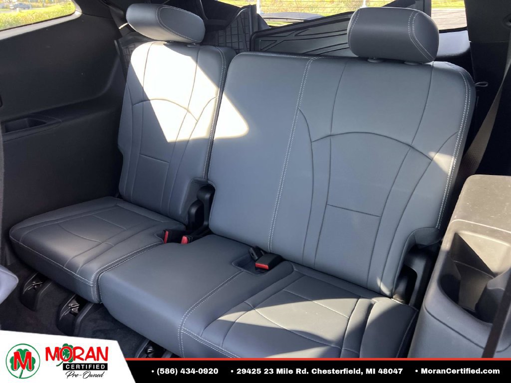 Used 2022 Buick Enclave Premium w/ Experience Buick Package FWD image 13