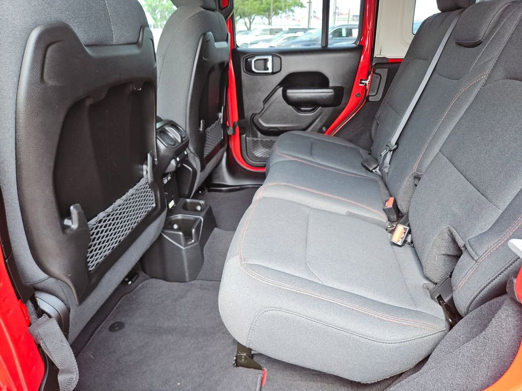 Used 2025 Jeep Wrangler Unlimited Rubicon image 25