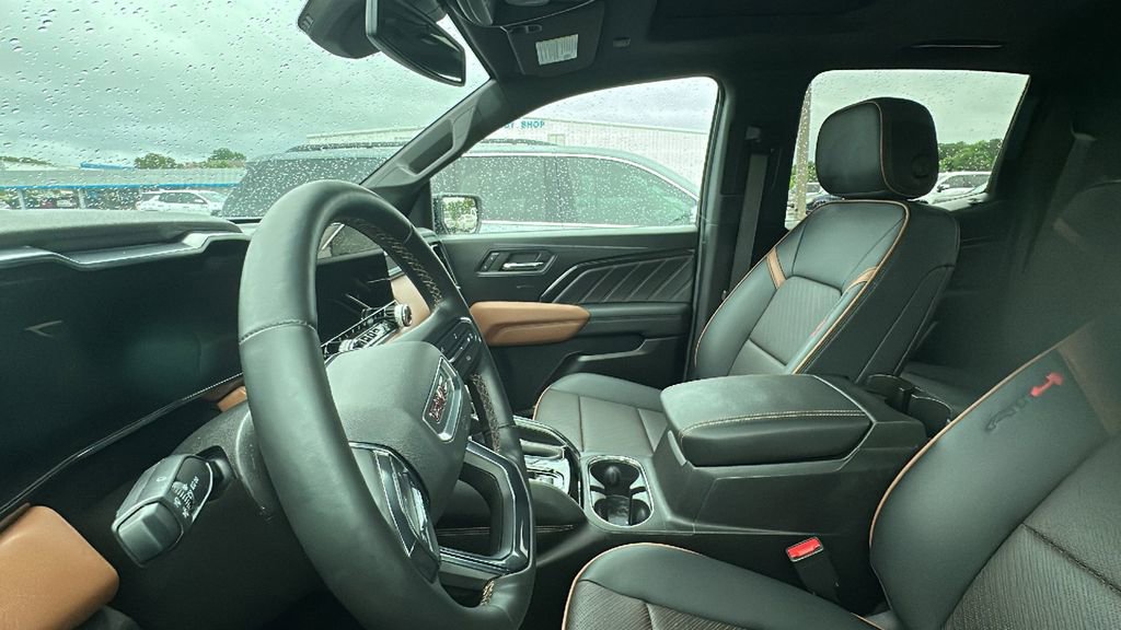 Used 2024 GMC Canyon AT4 w/ AT4 Premium Package AWD/4WD image 12