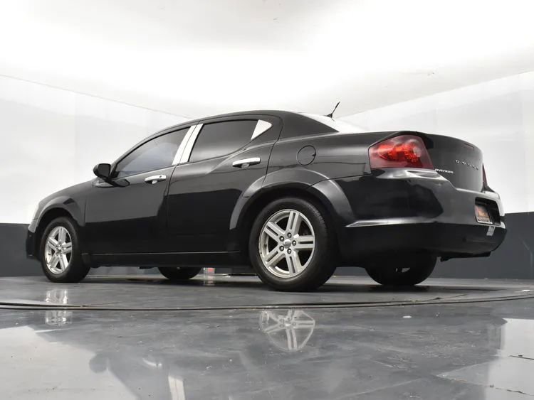 Used 2013 Dodge Avenger SXT image 12