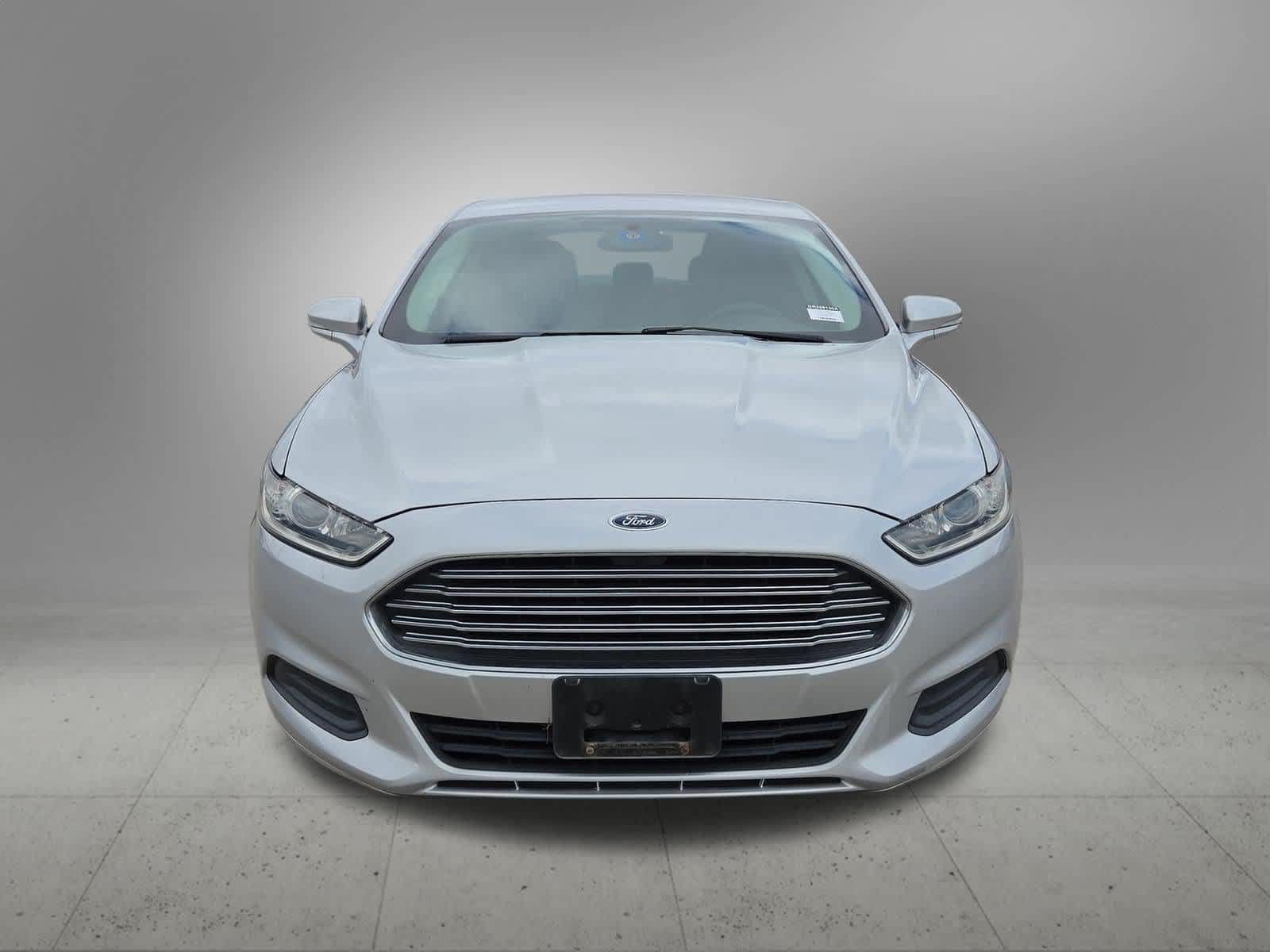 Used 2016 Ford Fusion SE FWD image 9