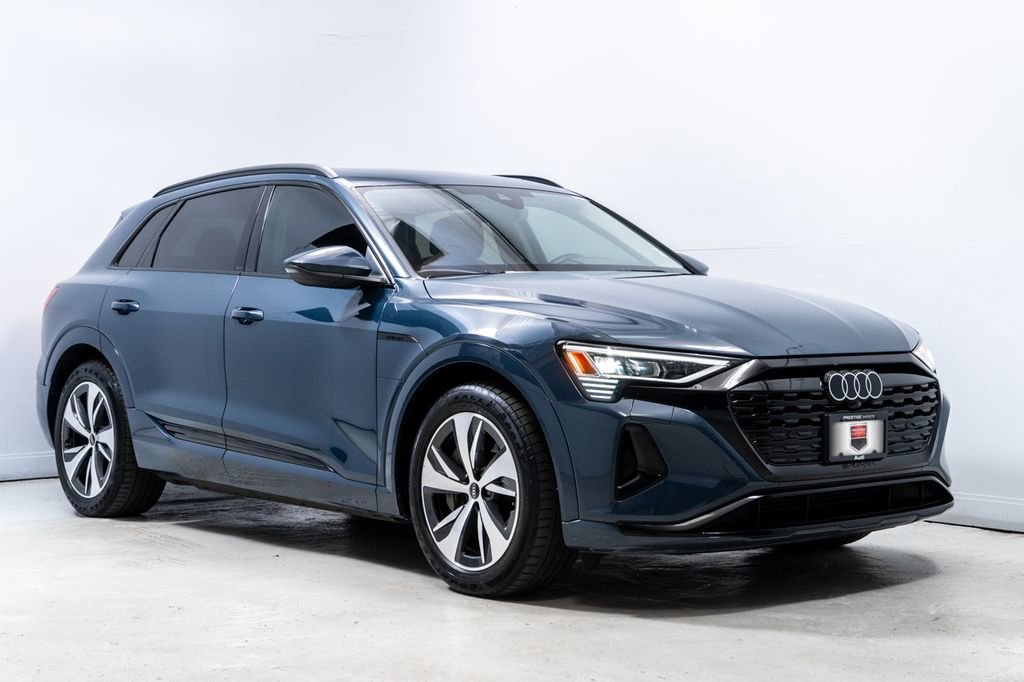 Used 2024 Audi Q8 e-tron Premium image 9