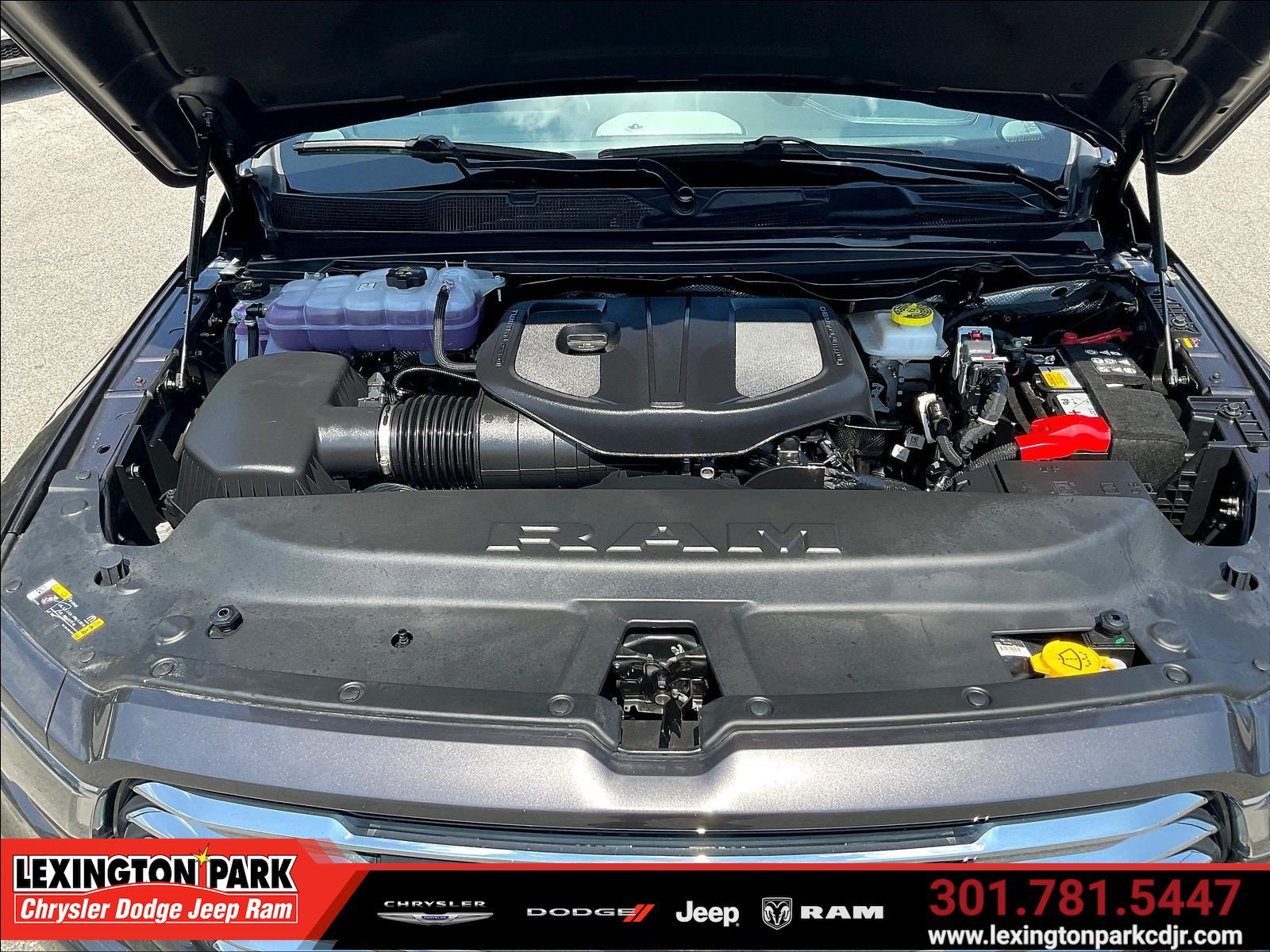 New 2026 RAM 1500 Laramie AWD/4WD image 11