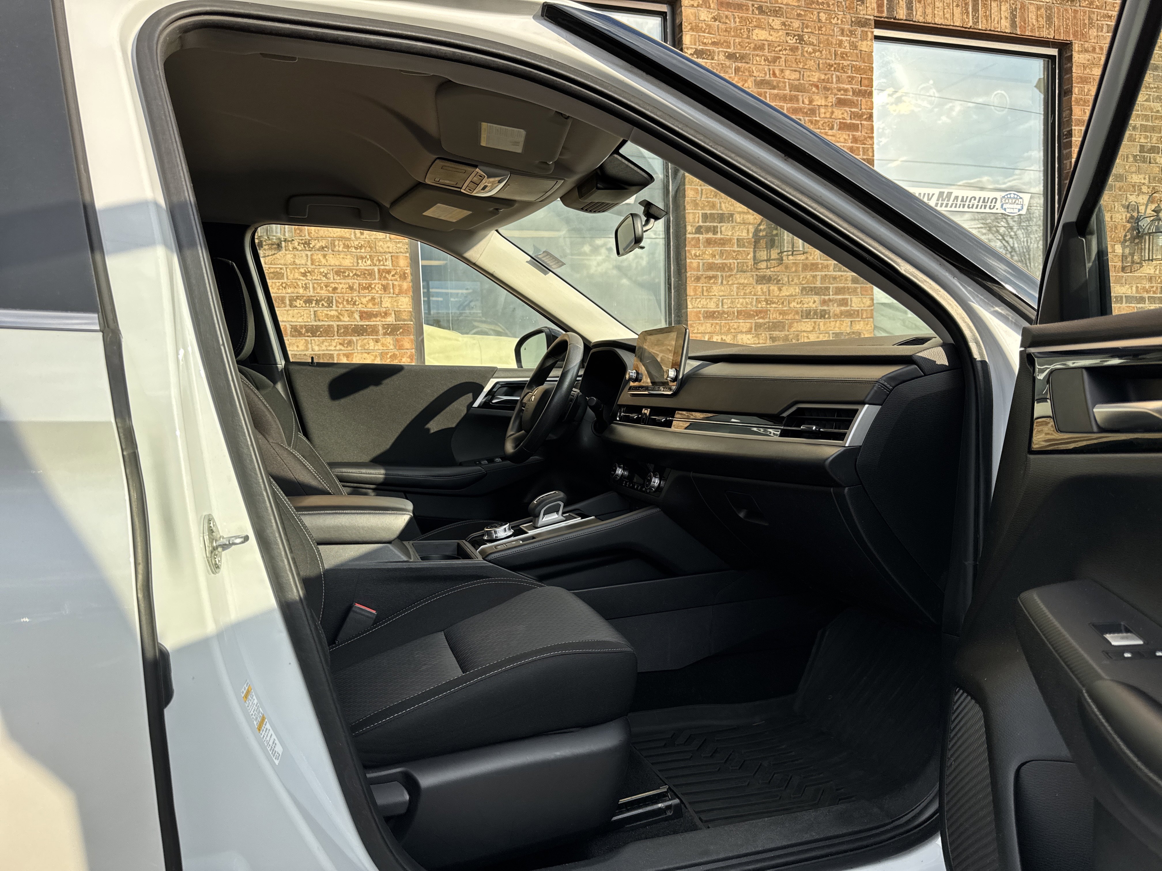 Used 2022 Mitsubishi Outlander ES image 15