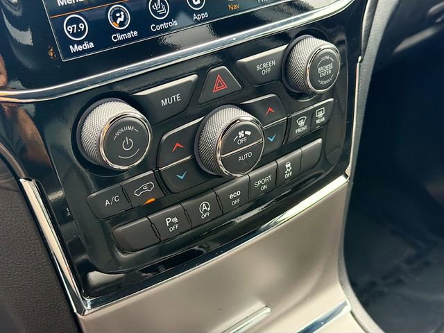 Used 2022 Jeep Grand Cherokee Laredo X AWD/4WD image 33