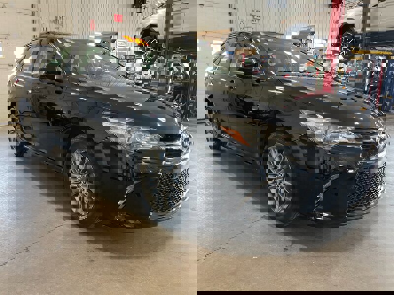 Used 2016 Toyota Camry SE FWD image 5