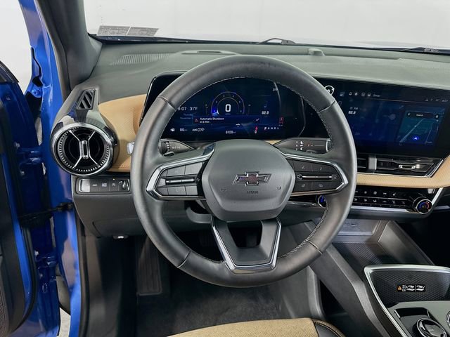 Used 2025 Chevrolet Equinox ACTIV image 18