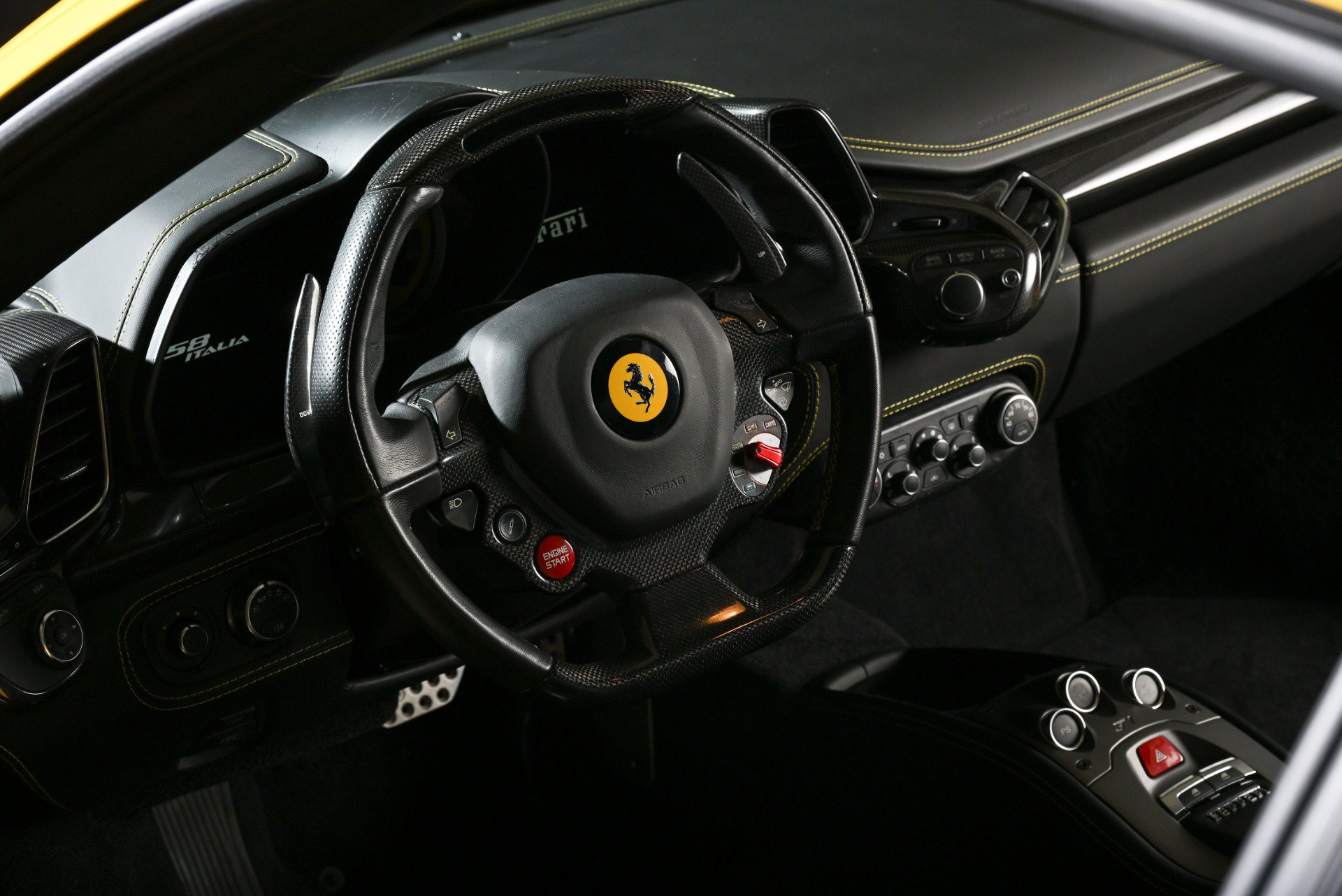 Used 2011 Ferrari 458 Italia Coupe RWD image 12
