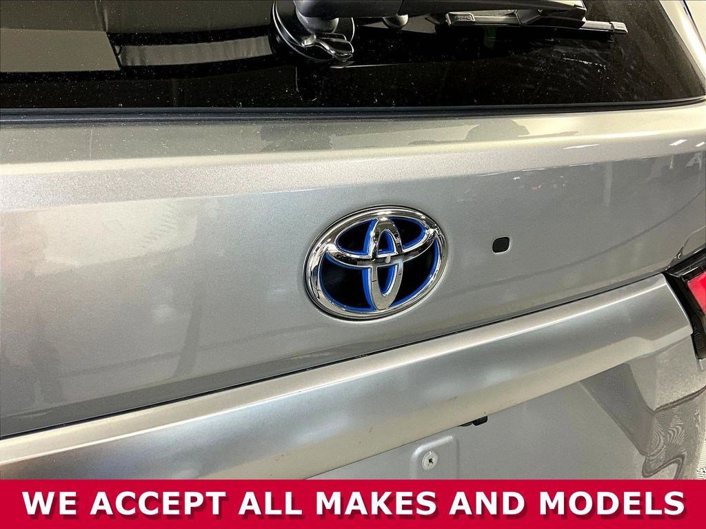Used 2024 Toyota Sequoia Capstone AWD/4WD image 24