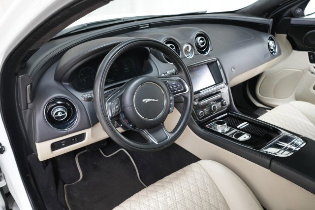 Used 2016 Jaguar XJ L Portfolio image 38