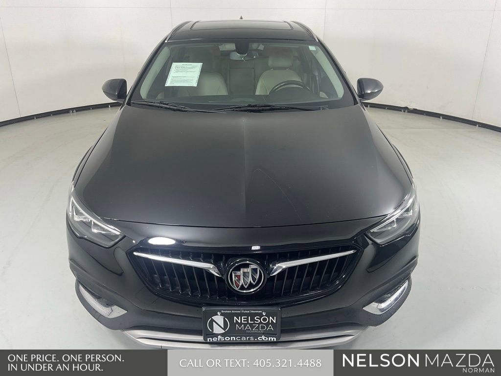 Used 2018 Buick Regal Essence w/ Driver Confidence Package #1 AWD/4WD image 2