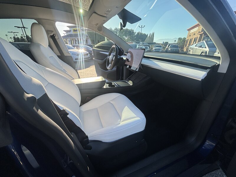 Used 2023 Tesla Model Y Performance AWD/4WD image 14