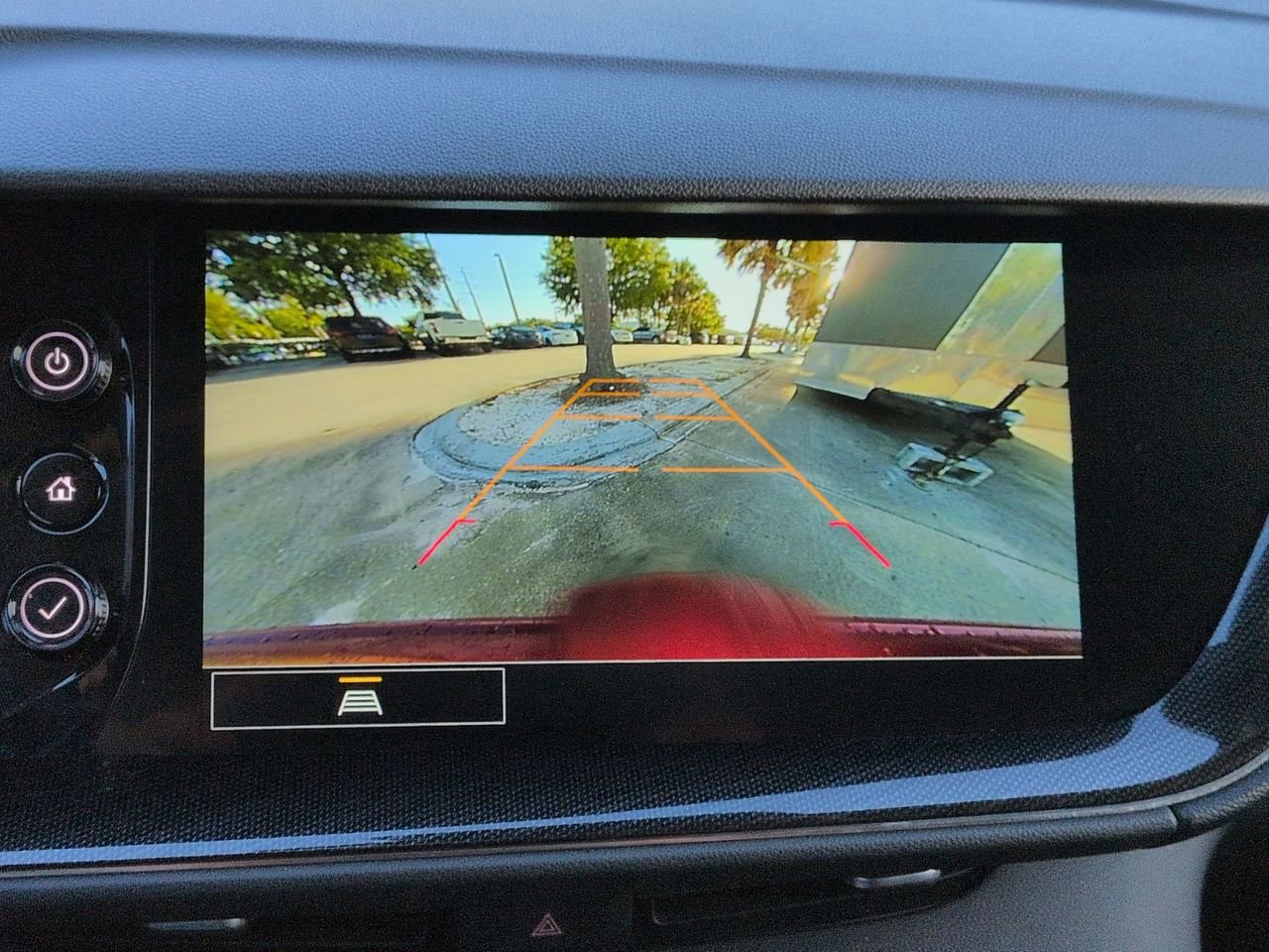 Used 2023 Buick Envision Essence w/ Sport Touring Package image 16