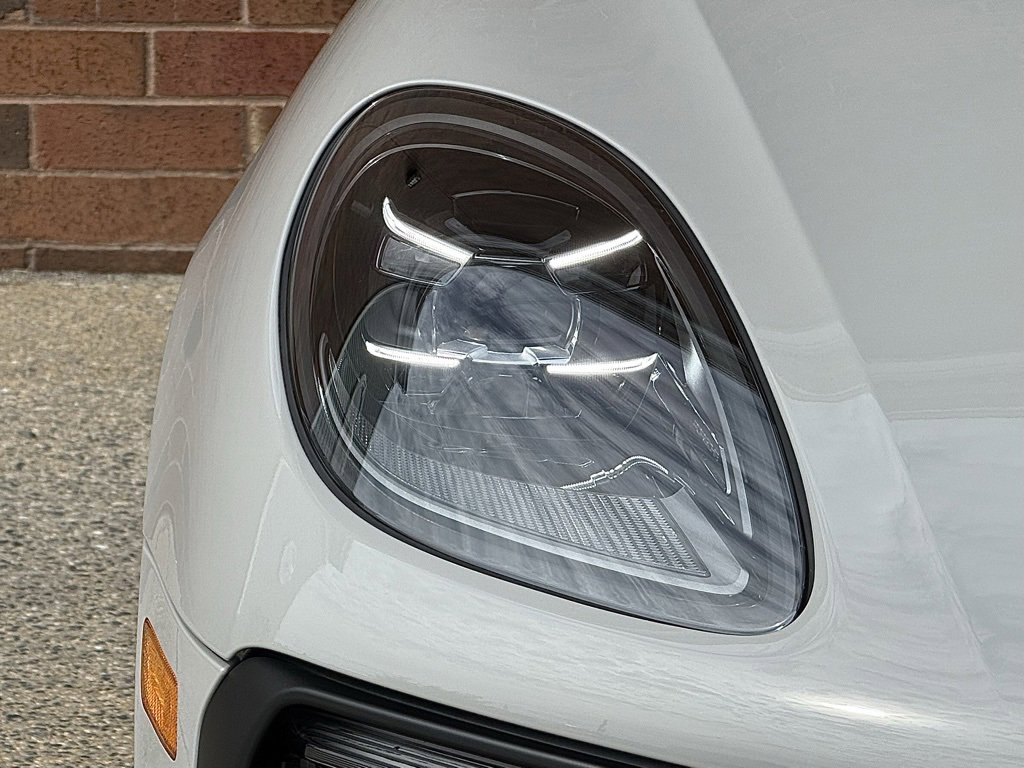 New 2026 Porsche Macan GTS image 12