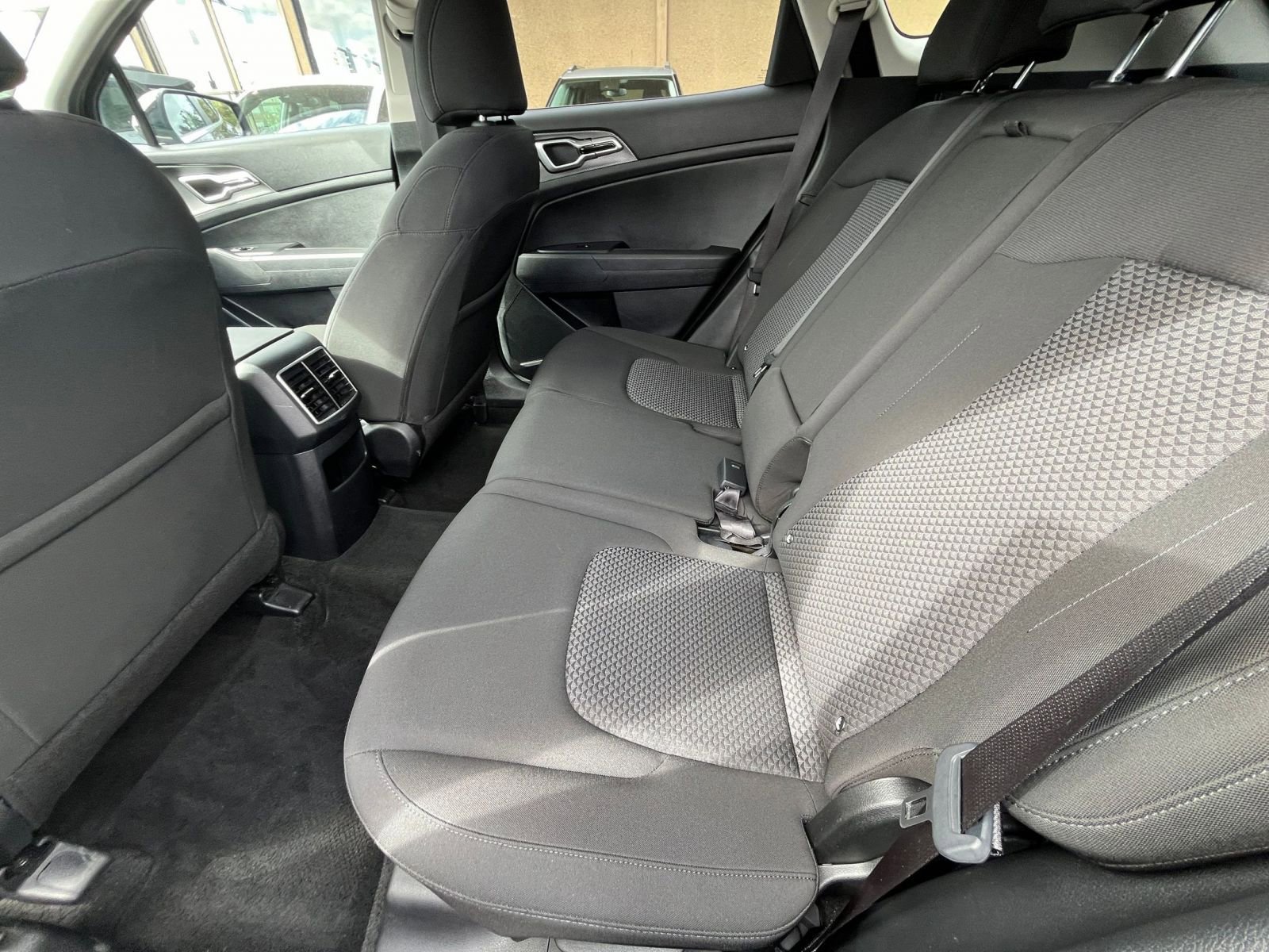 Used 2025 Kia Sportage LX FWD image 25