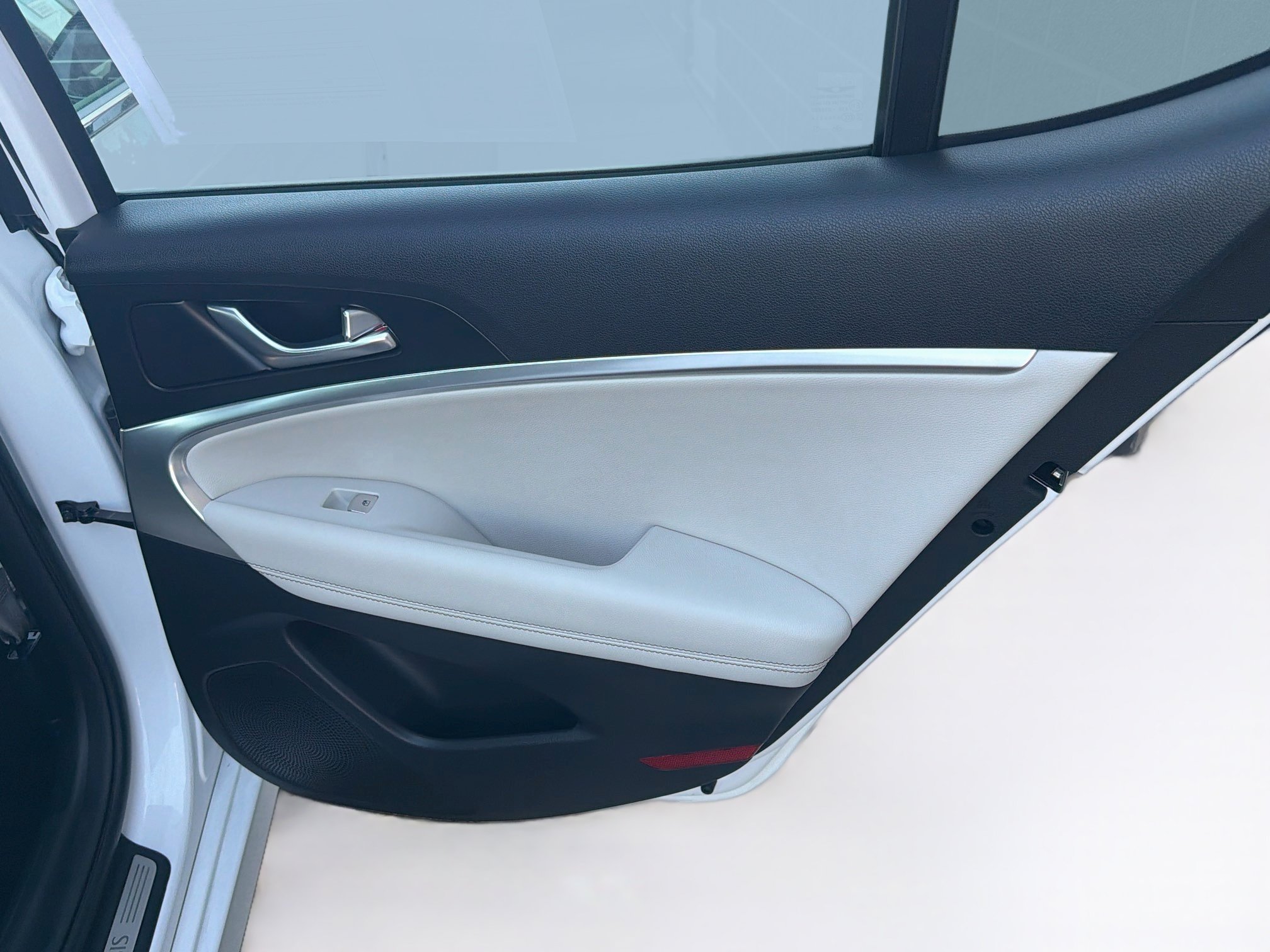 Used 2025 Genesis G70 2.5T AWD/4WD image 32
