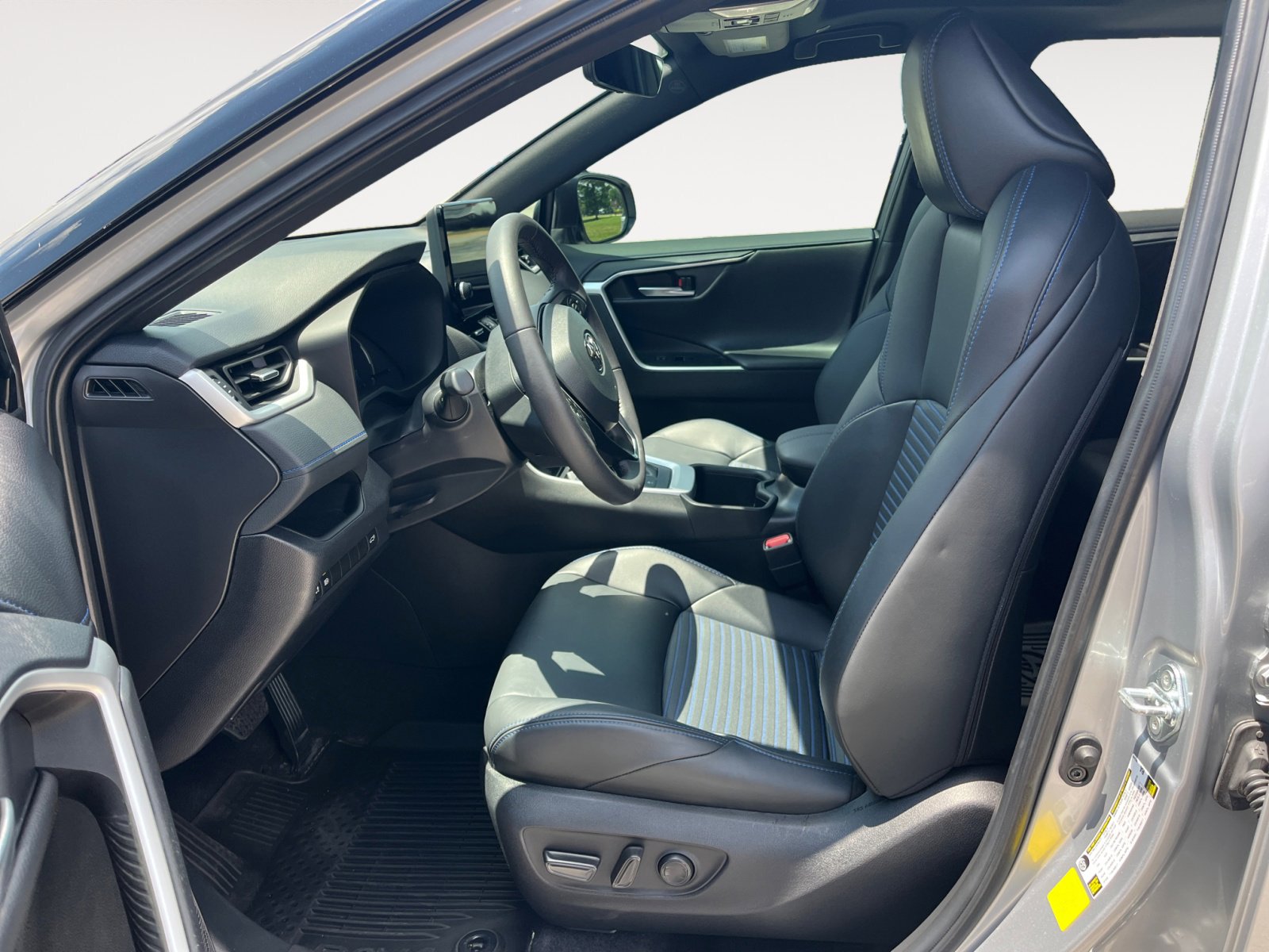 Used 2024 Toyota RAV4 XSE image 10