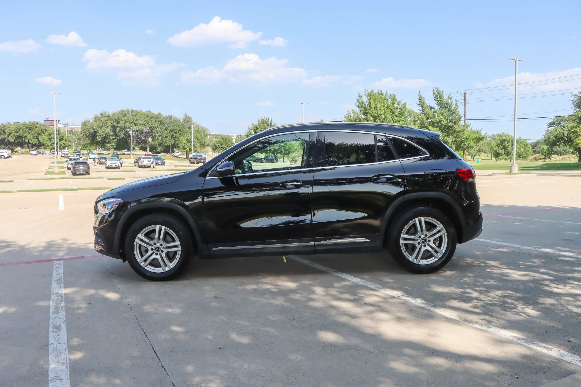 Used 2021 Mercedes-Benz GLA 250 w/ Premium Package image 4