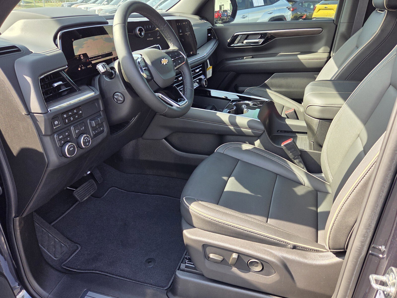 New 2025 Chevrolet Suburban Premier image 5