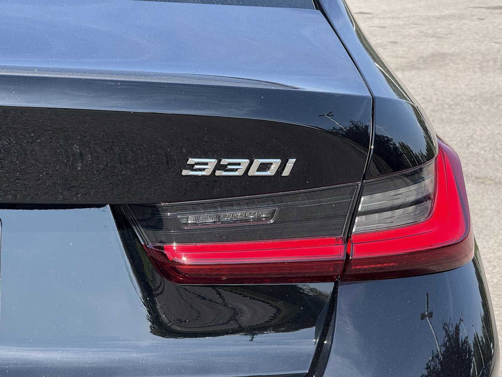 New 2025 BMW 330i xDrive Sedan w/ Premium Package image 31