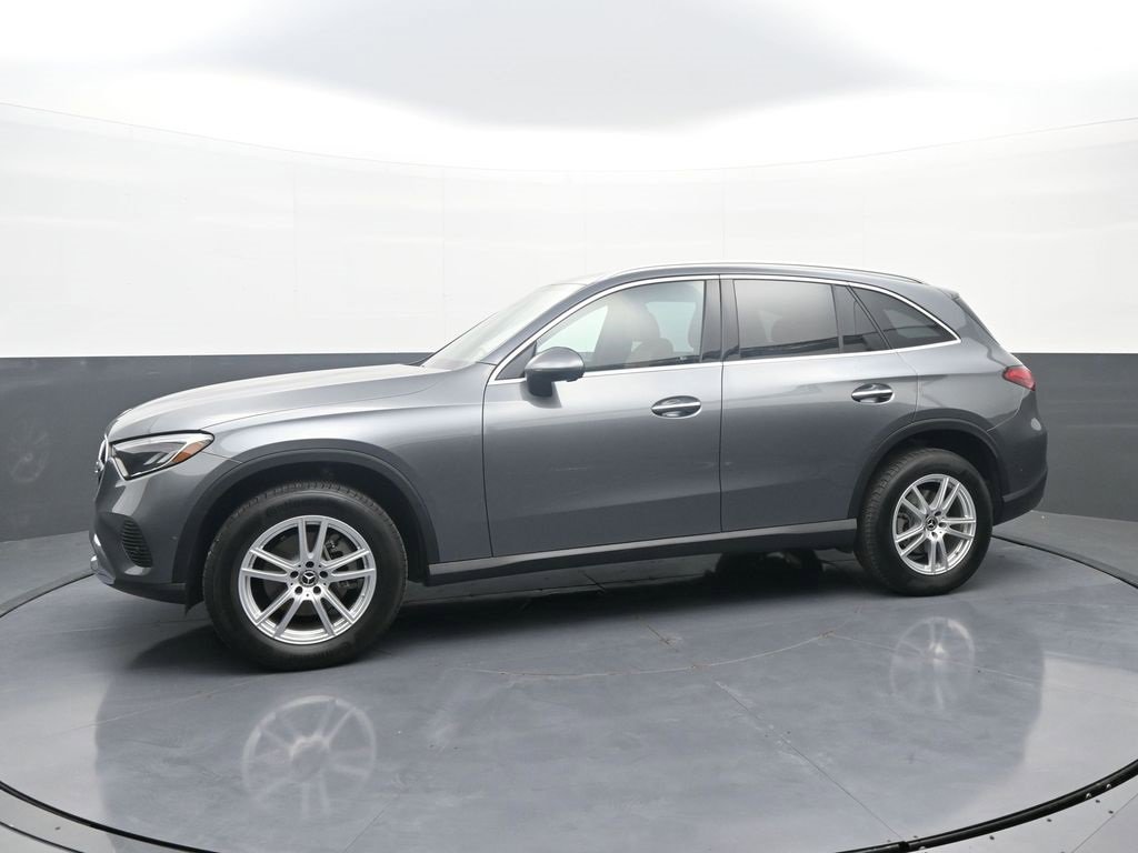 Used 2023 Mercedes-Benz GLC 300 4MATIC image 4