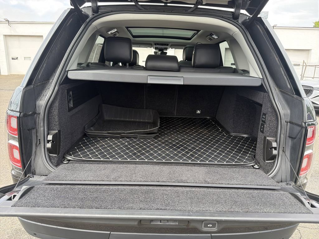 Used 2019 Land Rover Range Rover Supercharged AWD/4WD image 29