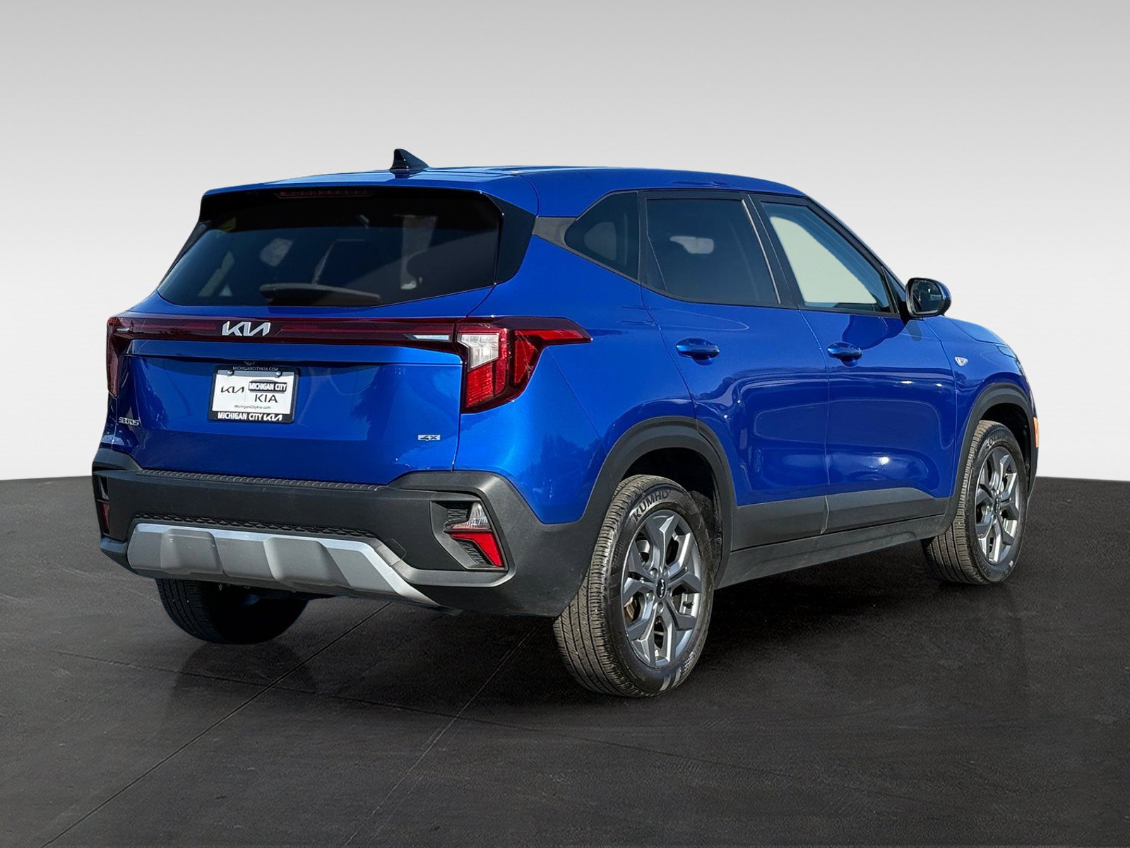 Used 2024 Kia Seltos LX AWD/4WD image 5