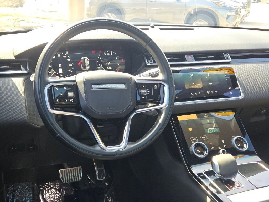 Used 2021 Land Rover Range Rover Velar R-Dynamic S image 18