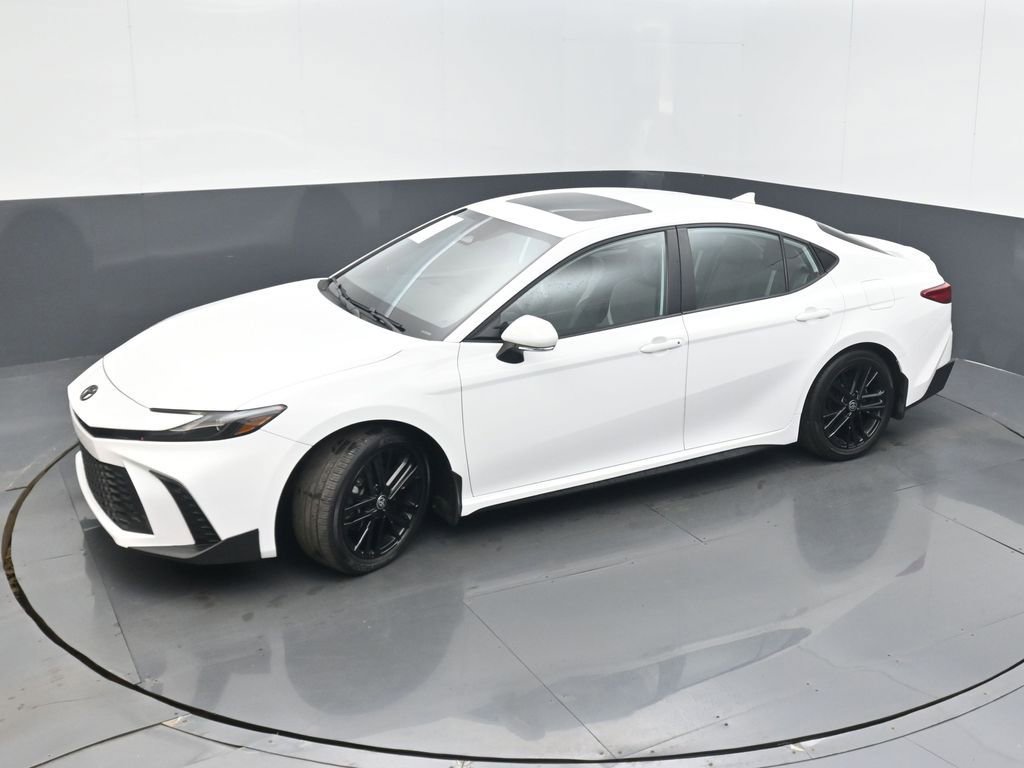 Used 2025 Toyota Camry SE w/ Convenience Package FWD image 39