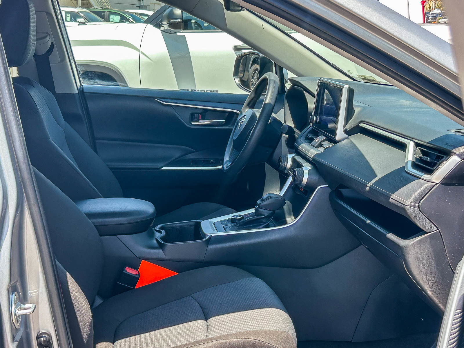 Used 2024 Toyota RAV4 XLE AWD/4WD image 16