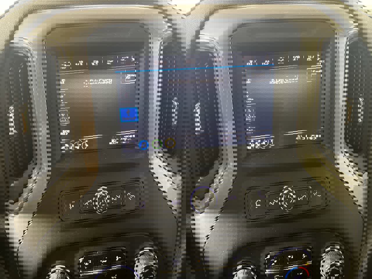 Used 2023 Chevrolet Silverado 2500 Custom w/ Custom Value Package image 18