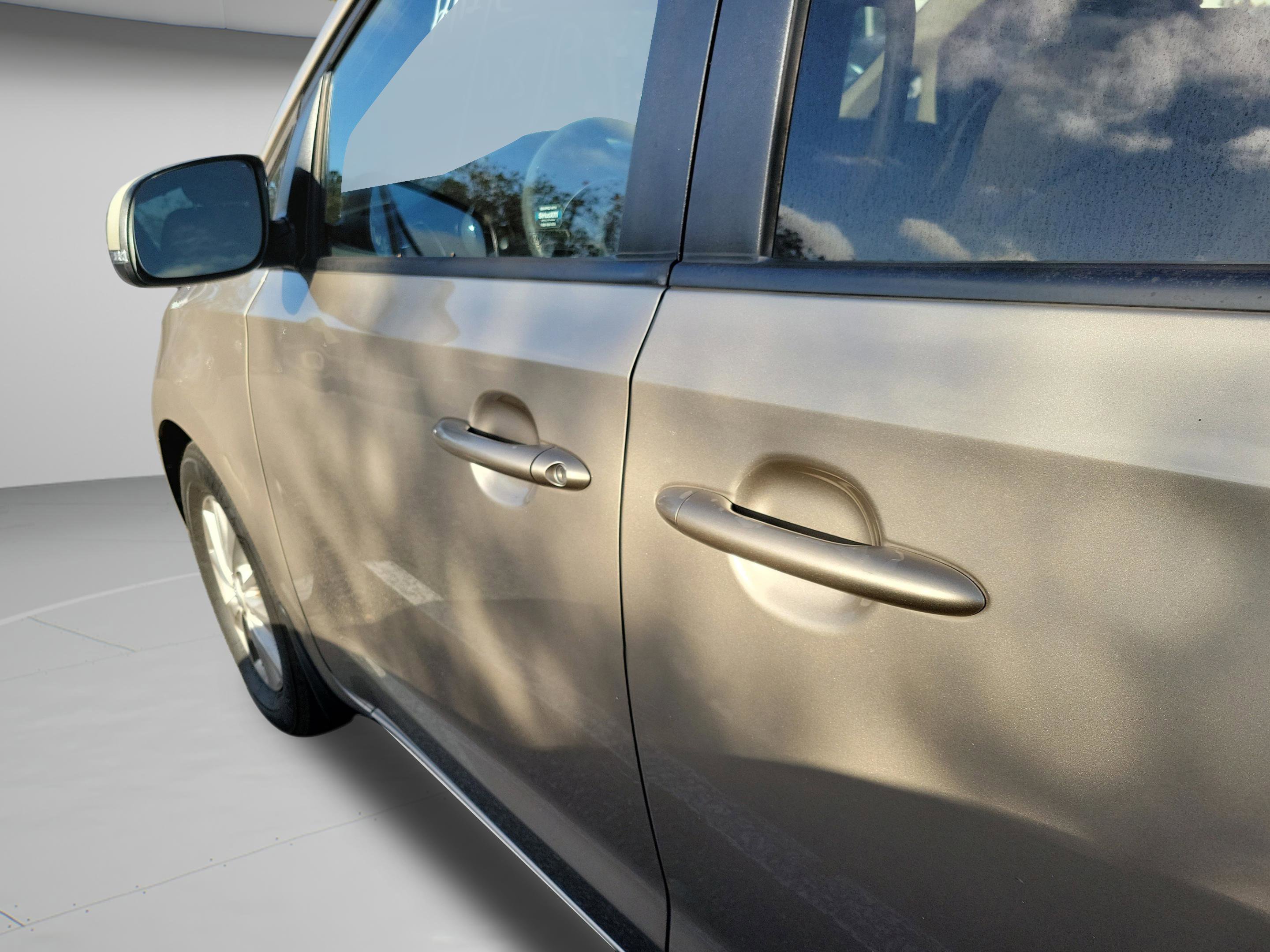 Used 2016 Kia Sedona LX w/ LX Convenience Package image 25