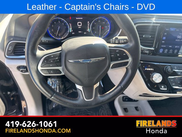 Used 2017 Chrysler Pacifica Touring-L Plus w/ Tire & Wheel Group FWD image 16