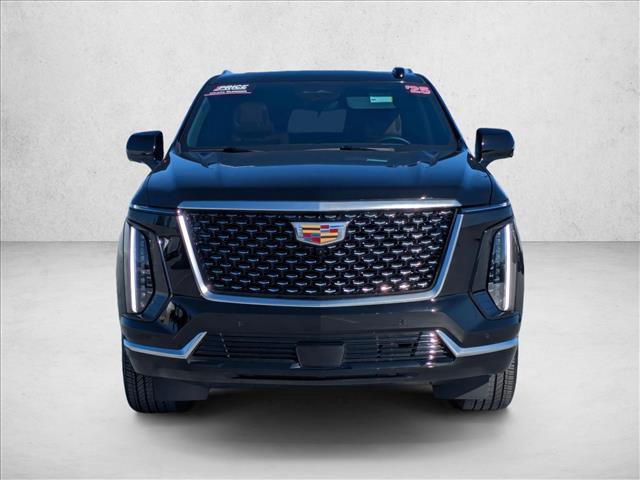 Used 2025 Cadillac Escalade ESV Premium Luxury image 2