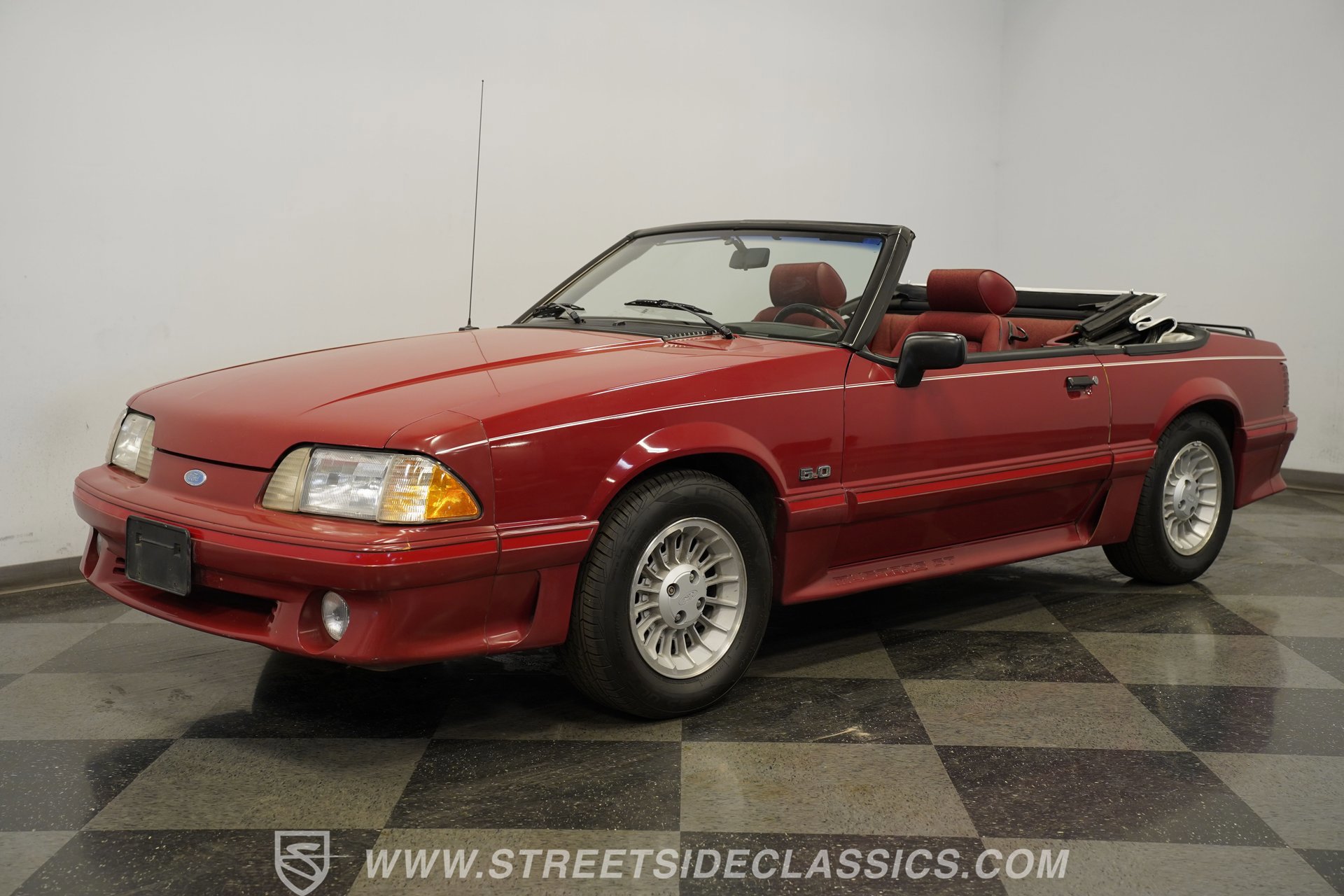 Used 1988 Ford Mustang GT RWD image 6