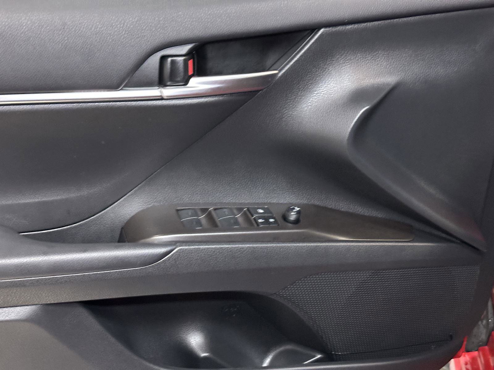 Used 2024 Toyota Camry SE FWD image 21
