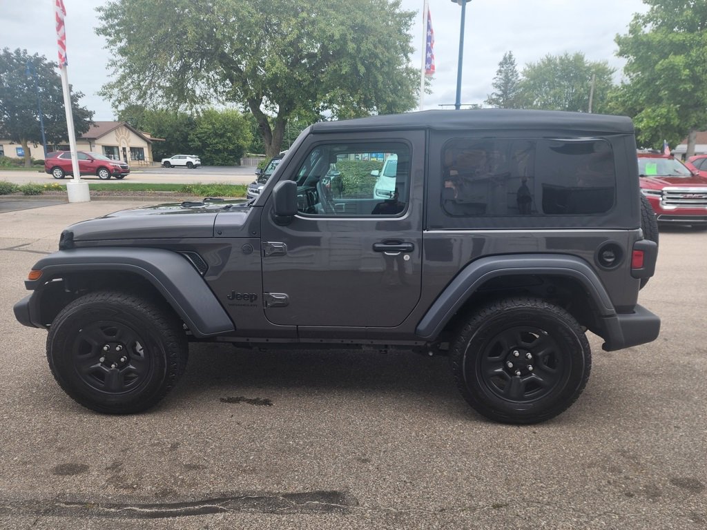 Used 2023 Jeep Wrangler Sport image 8