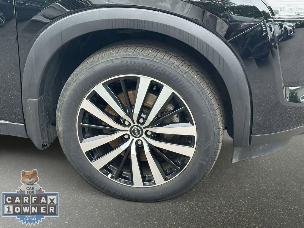Used 2023 Nissan Pathfinder Platinum w/ Black Appearance Package AWD/4WD image 11
