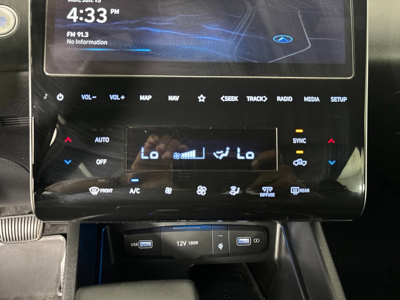 Used 2022 Hyundai Santa Cruz Limited AWD/4WD image 19