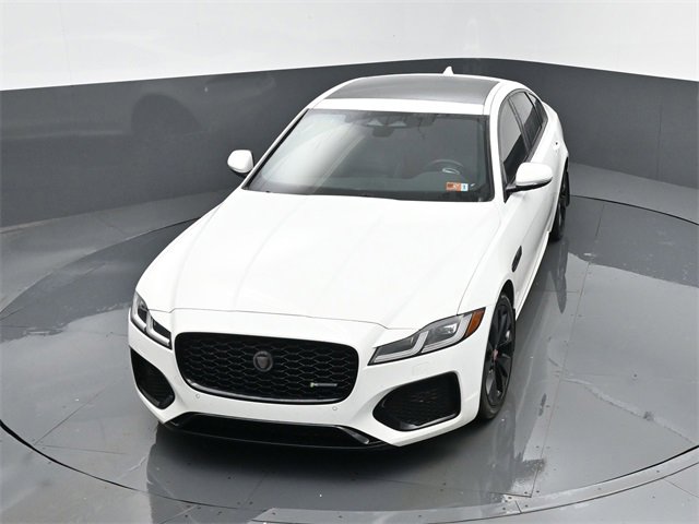 Used 2022 Jaguar XF R-Dynamic SE image 22