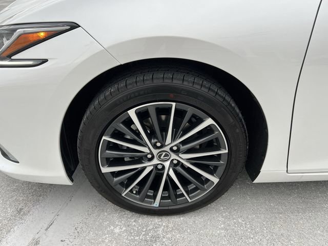 New 2024 Lexus ES 350 w/ Premium Package image 10