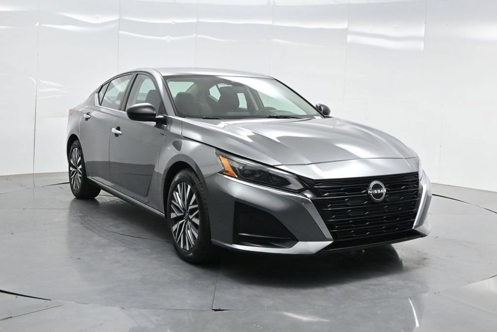 Used 2024 Nissan Altima 2.5 SV FWD image 65