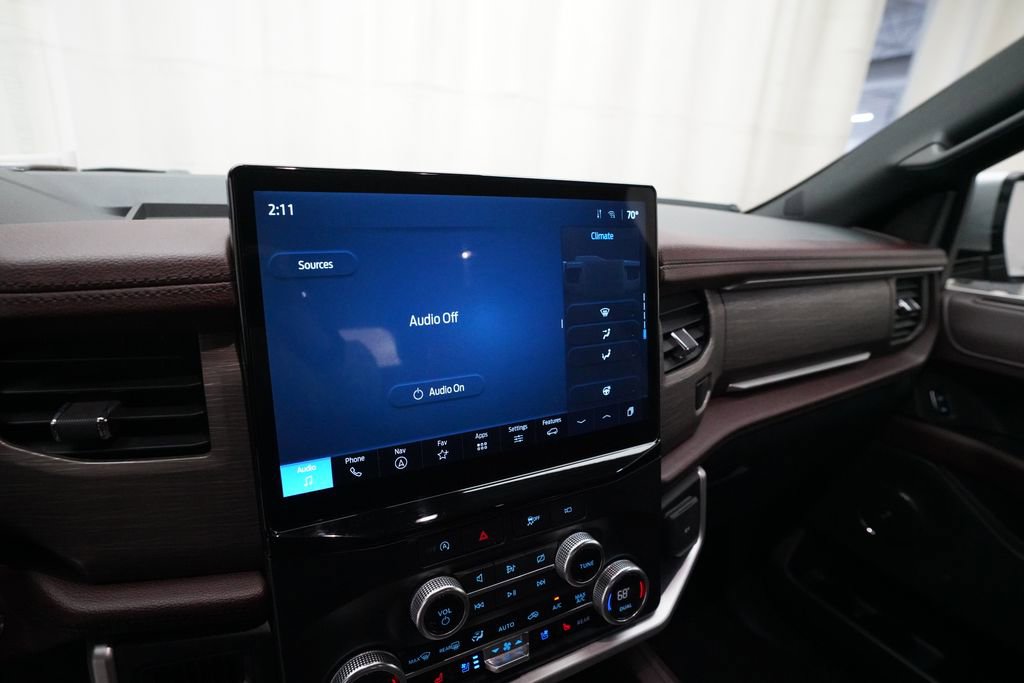 Used 2024 Ford Expedition Limited image 6