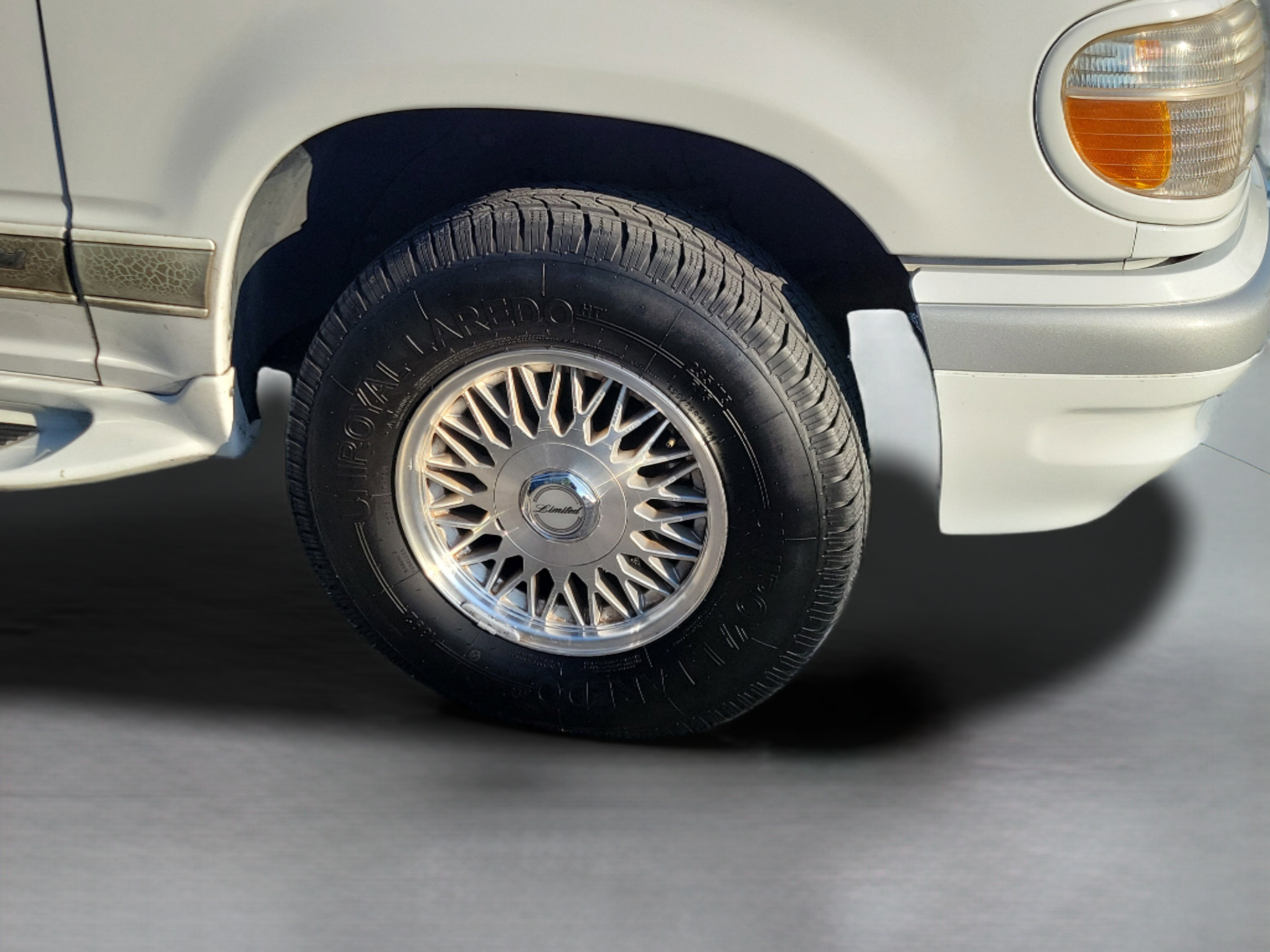 Used 1995 Ford Explorer Eddie Bauer RWD image 15